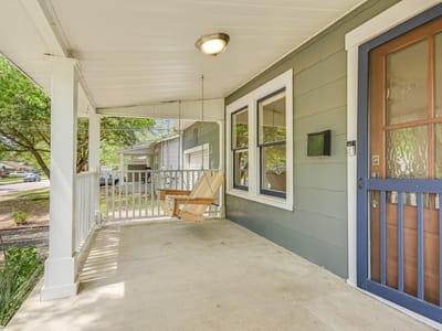 Photo 3 of 15 at 1402 Romeria DR - 3 bed 2 bath home