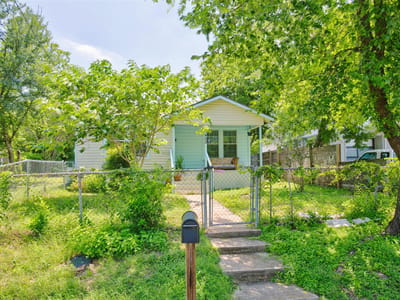 Kitchen at 1403 Clifford Ave - 2 bed 1 bath home