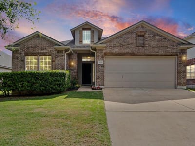 Living area at 1404 Augusta Bend DR - 3 bed 2 bath home