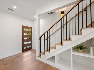 Property photo 4 at 1404 Justin LN Unit #2 - 3 bed 2 bath home