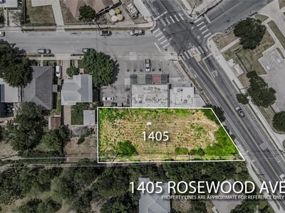 Living area at 1405 Rosewood Ave - Rectors, Austin, TX