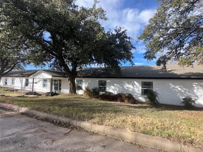 Photo 3 - 1405 W Storey ST Photo 3 of 35 at 1405 W Storey ST - San Saba, San Saba, TX