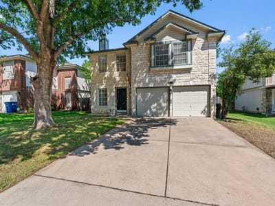 Living area at 1406 Green Terrace Dr - 3 bed 2 bath home