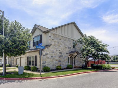 Property photo 3 at 1407 Airedale RD Unit #1104 - 3 bed 2 bath home