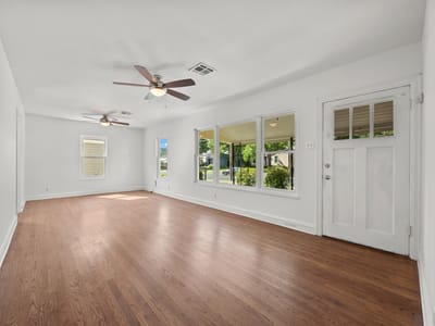 Living area at 1407 Karen Ave - 2 bed 1 bath home