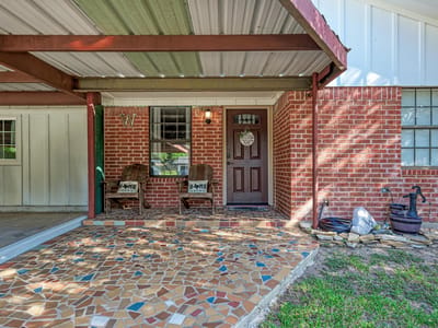 Property photo 2 at 1407 W Avenue C - 4 bed 1 bath home