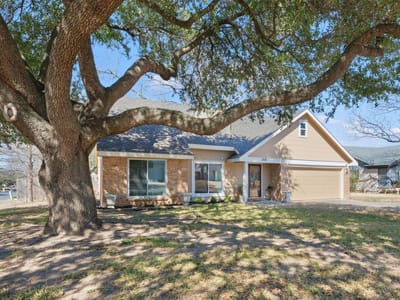 Living area at 1408 Doonesbury Dr - 3 bed 2 bath home