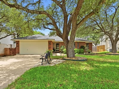 Kitchen at 1409 Knoll Ridge DR - 3 bed 2 bath home