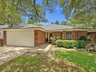 Primary bedroom at 1409 Knoll Ridge DR - 3 bed 2 bath home