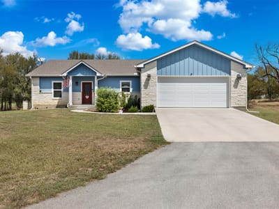 Primary bedroom at 141 Eagle Point Cv - 3 bed 2 bath home