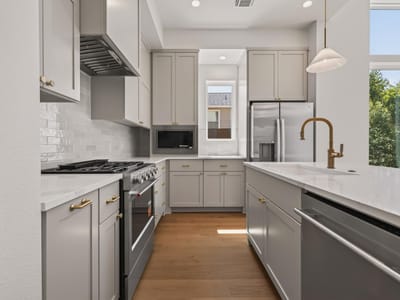 Photo 5 of 34 at 1410 Perez ST Unit #1 - 3 bed 3 bath home
