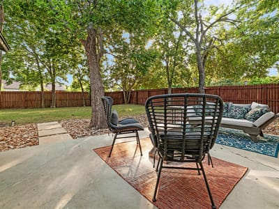 Photo 4 of 22 at 1415 Mearns Meadow BLVD - 4 bed 2 bath home