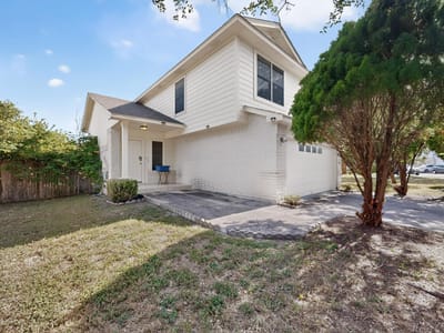Living area at 1415 Miss Allisons Way - 3 bed 2 bath home