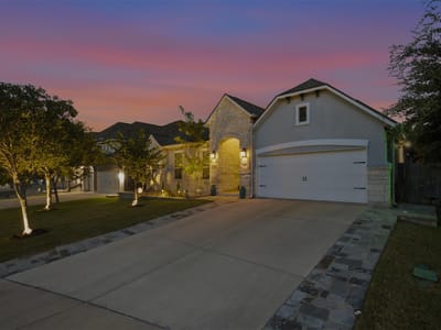 Living area at 1416 Amarone DR - 4 bed 3 bath home