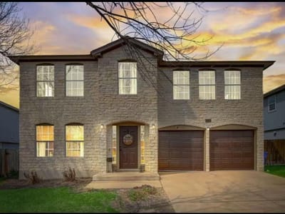 Living area at 1417 Deer Ledge TRL - 3 bed 2 bath home