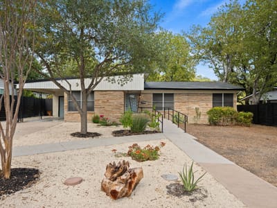 Property photo 2 at 1418 Larkwood DR - 3 bed 1 bath home
