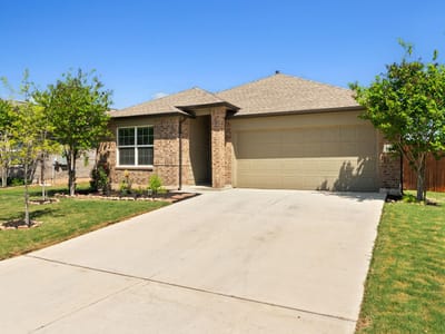 Living area at 142 Esparza Dr - 3 bed 2 bath home