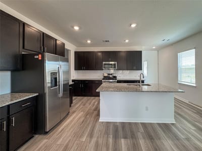 Property photo 2 at 142 Jake Pine DR - 4 bed 2 bath home