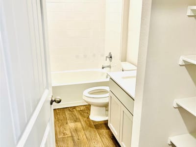 Primary bedroom at 1420 London Way - 4 bed 2 bath home