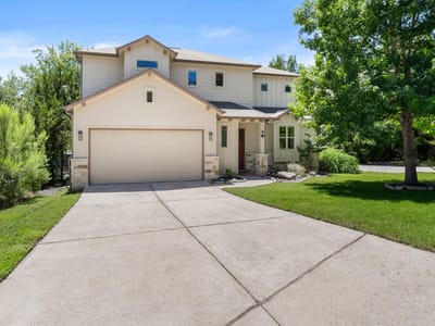Living area at 14213 Red Feather TRL - 3 bed 2 bath home