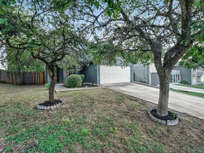 Property photo 2 at 1422 Meadow PKWY - 3 bed 2 bath home