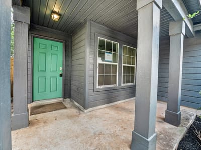 Property photo 3 at 1422 Meadow PKWY - 3 bed 2 bath home