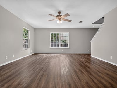 Property photo 5 at 1422 Meadow PKWY - 3 bed 2 bath home