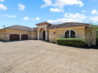 Living area at 143 Champion Way - 3 bed 3 bath home