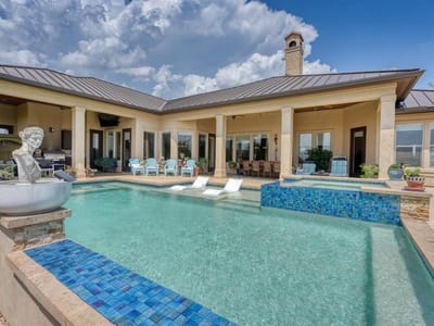 Living area at 143 Westgate Loop - 4 bed 4 bath home