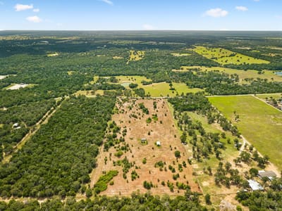 Photo 5 - 1430 Raymond Lehmann LN Photo 5 of 18 at 1430 Raymond Lehmann LN - Ledbetter, Ledbetter, TX