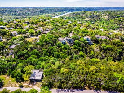 Living area at 14307 Cochise Trl - Apache Shores 01 Instl, Austin, TX