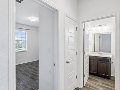 Primary bedroom at 1432 Morning View RD - 5 bed 3 bath home