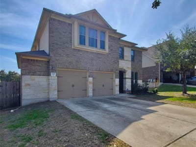 Living area at 1436 Lindo DR - 5 bed 3 bath home