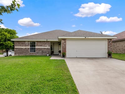 Living area at 144 Calcite LN - 3 bed 2 bath home