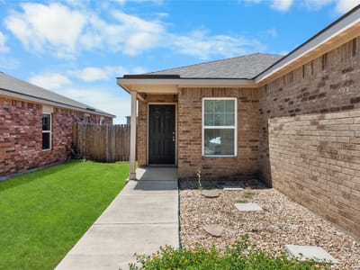Property photo 3 at 144 Continental Ave - 3 bed 2 bath home
