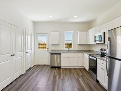 Photo 5 of 10 at 14404 Sage Bloom LN - 3 bed 2 bath home