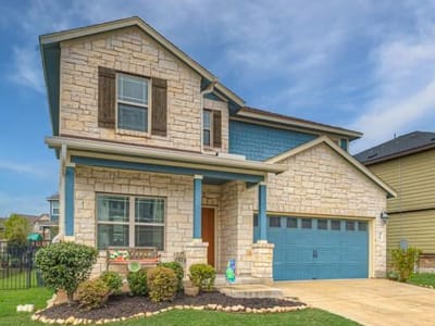 Living area at 1444 Harwell Loop - 5 bed 3 bath home