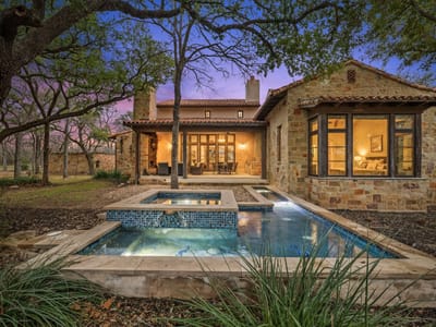 Living area at 145 La Serena Loop - 4 bed 4 bath home