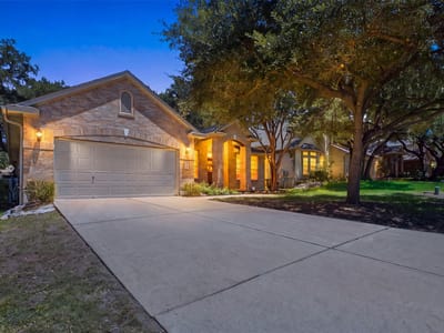Living area at 1457 Hargis Creek TRL - 3 bed 2 bath home