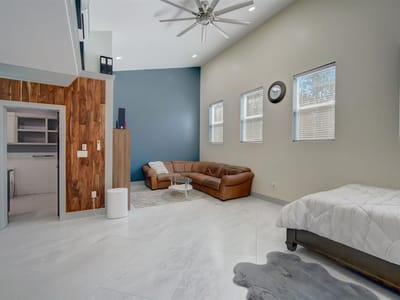 Bathroom at 146 Shadow Oak Dr - Lake Bastrop Acres, Bastrop, TX