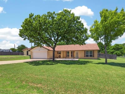 Living area at 14600 Celestial LN - 3 bed 2 bath home