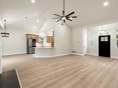 Photo 3 of 37 at 14611 Sandy Side DR - 4 bed 2 bath home