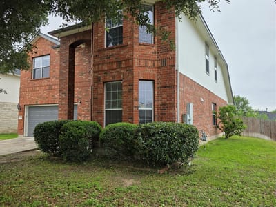 Living area at 148 Black Cap RUN - 4 bed 2 bath home