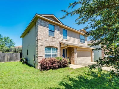 Living area at 148 Buttercup WAY - 3 bed 2 bath home