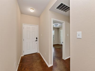 Property photo 3 at 1480 Twin CV - 3 bed 2 bath home