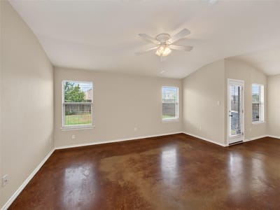 Property photo 5 at 1480 Twin CV - 3 bed 2 bath home