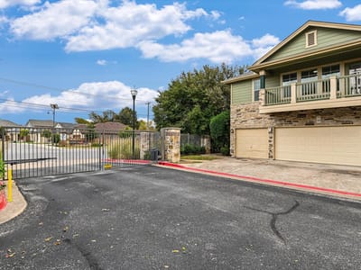 Living area at 1481 E Old Settlers Blvd Unit #1801 - 2 bed 2 bath home