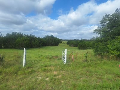 Living area at 1483 County Road 281 - JENKS, J. SUR.,, Leander, TX