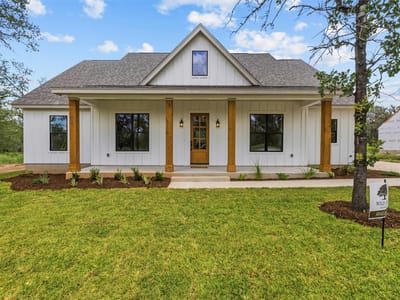 Property photo 2 at 1488 Barth Rd - 4 bed 2 bath home