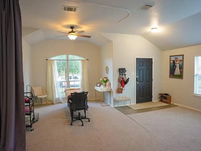 Photo 3 of 25 at 149 Firwood - 4 bed 2 bath home